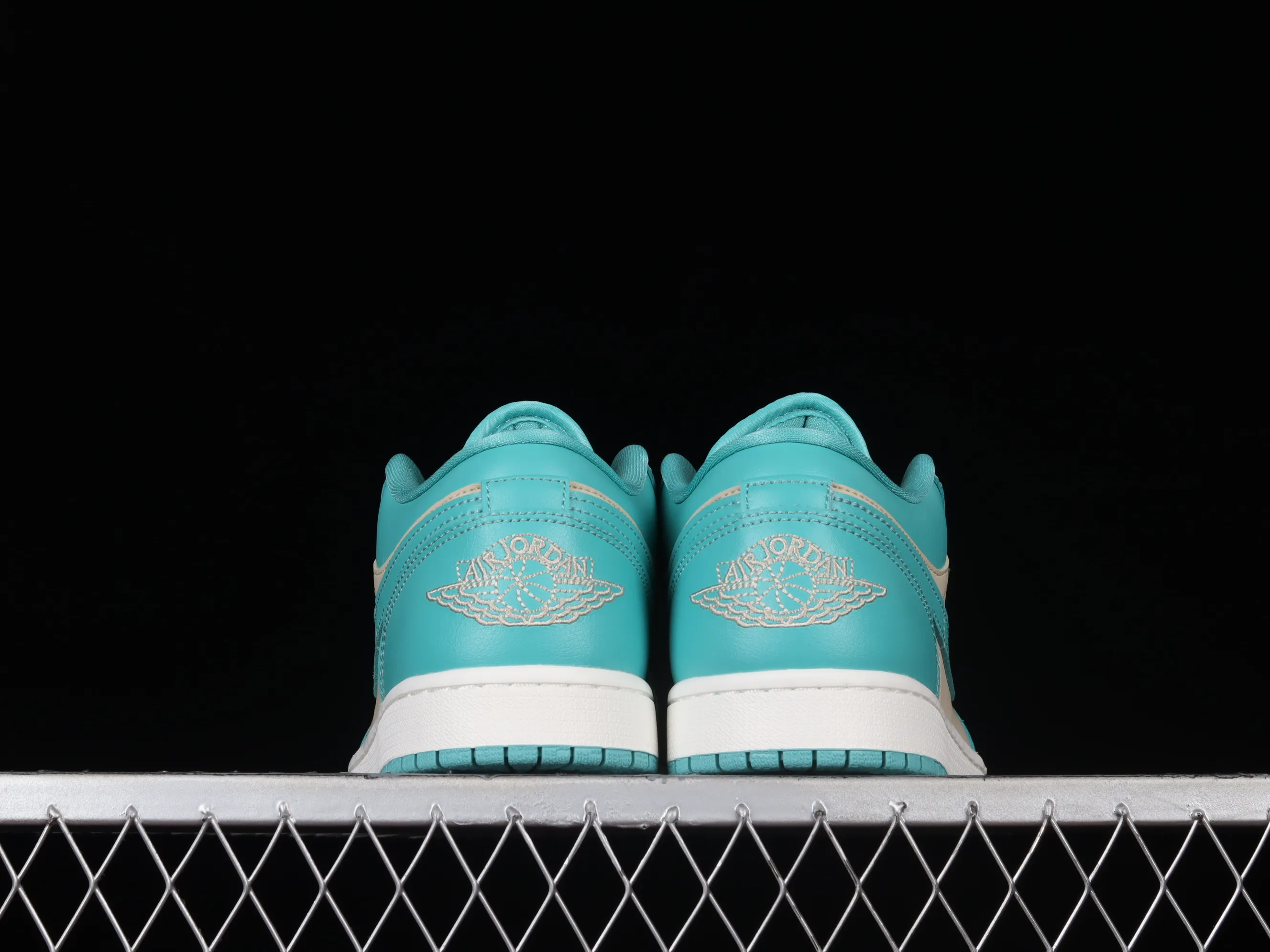 All categories Air Jordan Jordan series basketball shoes Air Jordan 1 Low G version pure original Air Jordan 1 Low AJ1 Joe 1 Tiffany green low-top basketball shoes DC0774-131